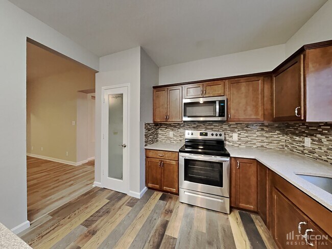 Building Photo - 401 Rustic Grove Ln