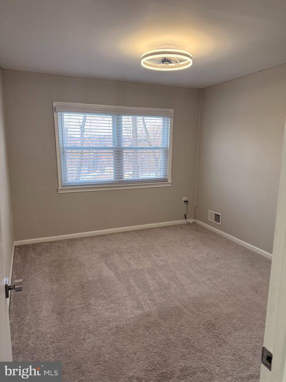 Building Photo - 2102 Willowtree Ln