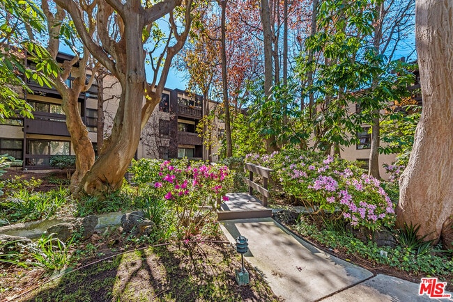 Building Photo - 7742 Redlands St