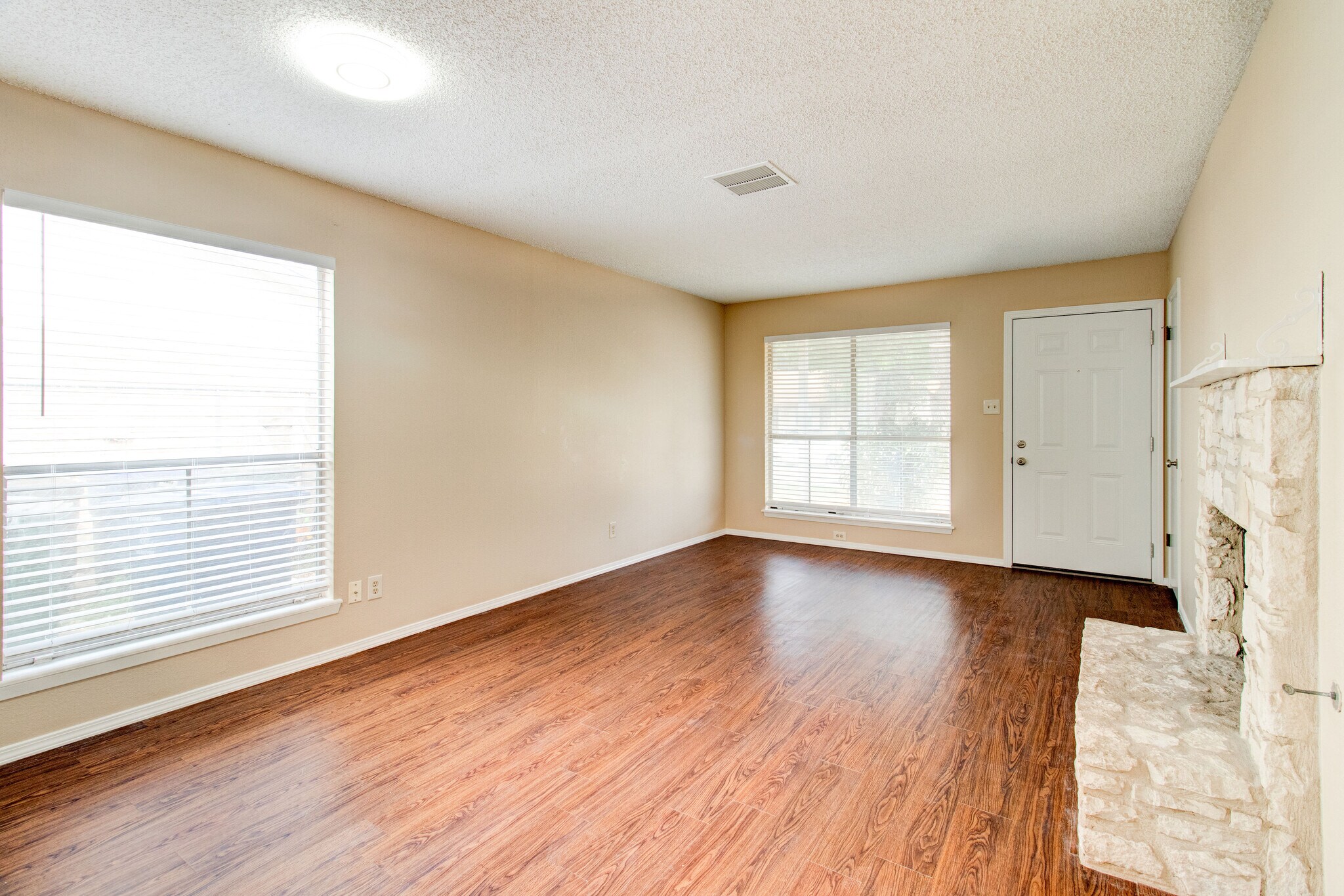 Building Photo - 7912 Echo Wind St