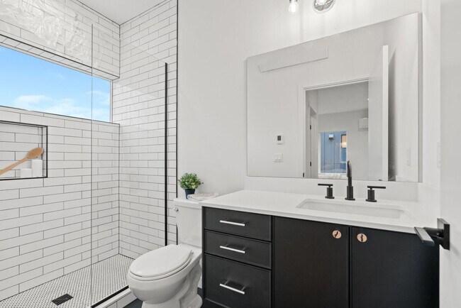 Building Photo - Like new 2 bedroom townhome in Georgetown