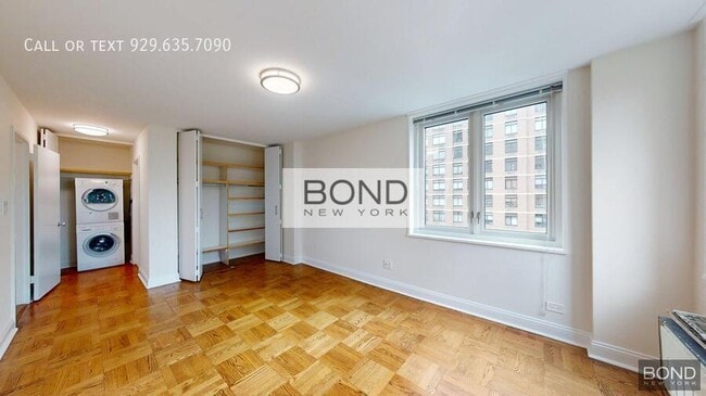 Building Photo - 400 E 71st St