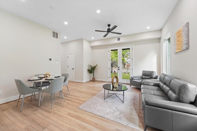 Building Photo - 2131 Blalock Rd