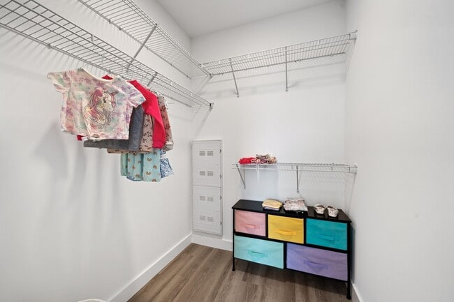 Building Photo - 49 N Day St