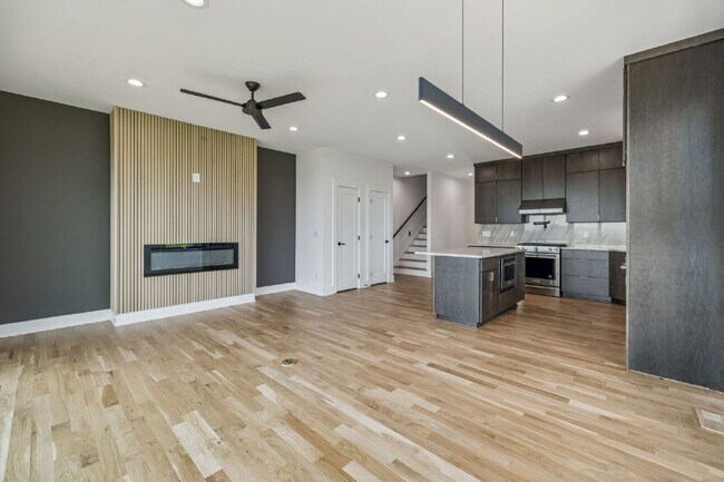Building Photo - "Spacious 4-Bed, 4-Bath Gem in Nashville -...