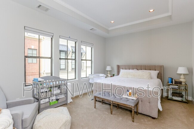 Building Photo - 5309 Blossom St