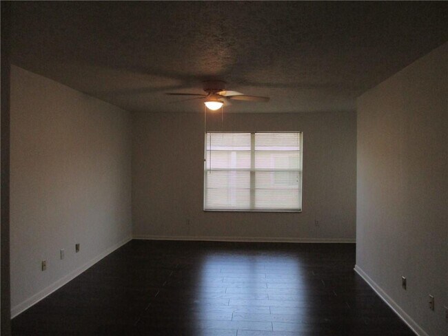 Building Photo - 102 Westcliff Center St