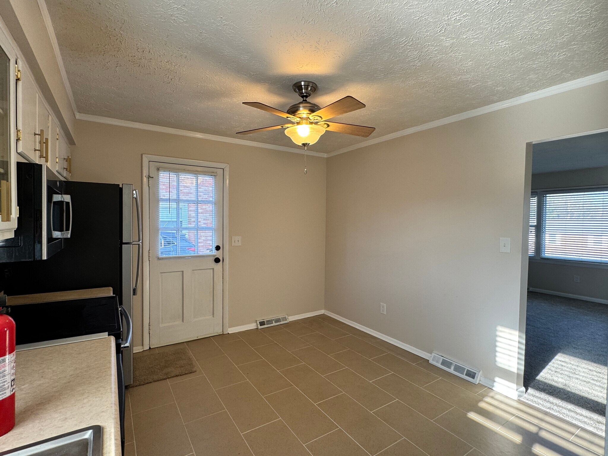 Building Photo - 308 E Tiverton Way