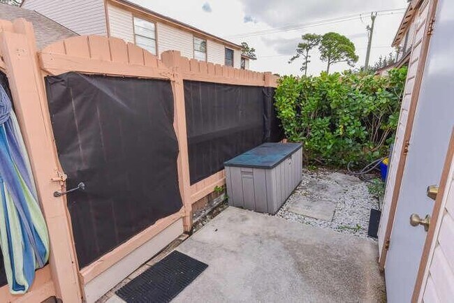 Building Photo - 108 Sherwood Cir