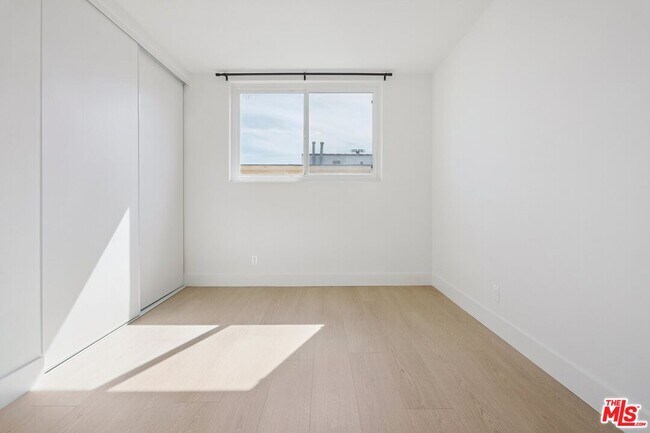 Building Photo - 1133 22nd St