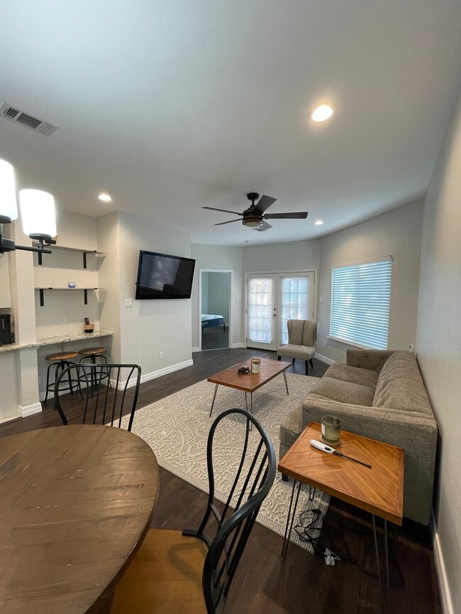 Building Photo - 5550 Spring Valley Rd