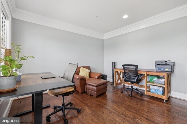 Building Photo - 141 Hawkes Ct