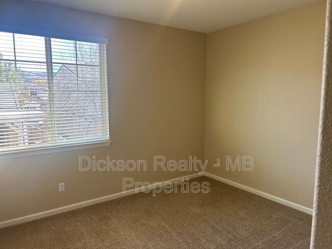 Building Photo - 10724 Grayslake Dr