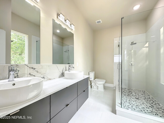 Building Photo - 5395 Heckscher Dr