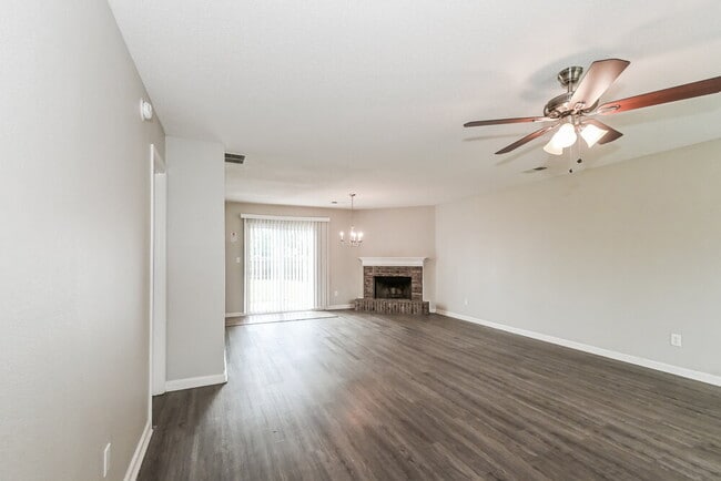 Building Photo - 2500 Boxford Ln