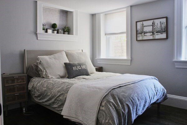 Building Photo - 352 K St