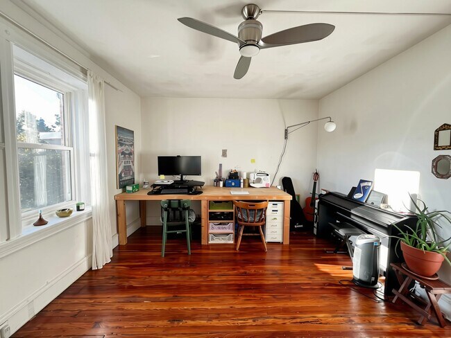 Building Photo - 234 S 44th St