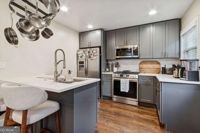 Building Photo - 1865 Stanton St