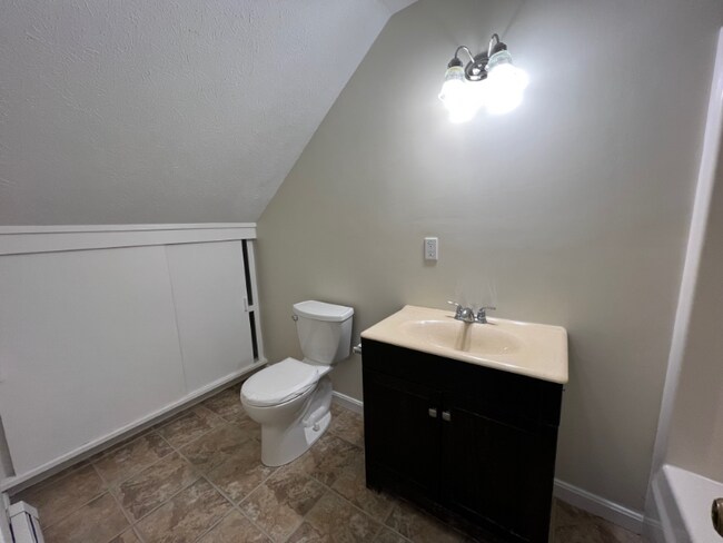 Building Photo - 891 Mammoth Rd