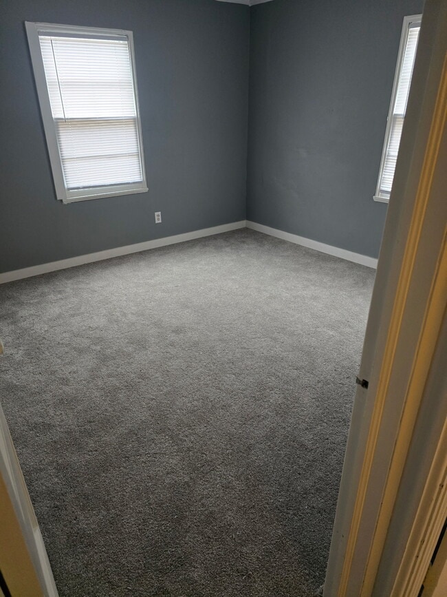 Building Photo - 2137 N Prospect Rd