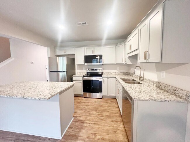 Building Photo - 106 Keel Ln
