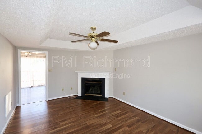 Building Photo - 1100 Lorieville Ln