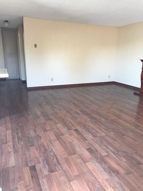 Building Photo - 2 bedroom 2 bath duplex for rent in Kensington!