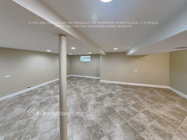 Building Photo - 9722 S 51st Ave