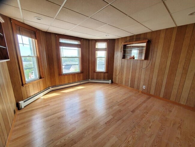 Building Photo - 240 Leyden St