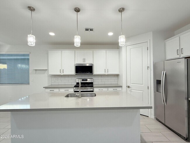 Building Photo - 11313 E Unger Ave