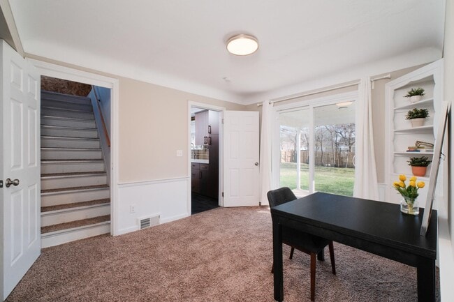 Building Photo - 13621 Vernon St