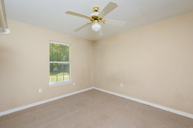 Building Photo - 4863 Kensington Ln