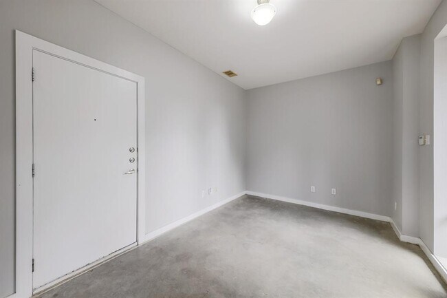 Building Photo - 6000 S Congress Ave