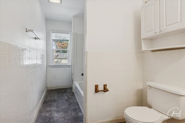 Building Photo - 2 Bedroom-1 Bath-$1200/month