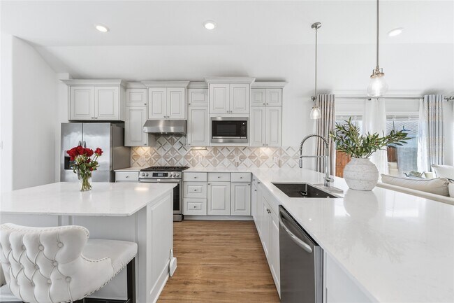 Building Photo - 30843 Boxwood Dr