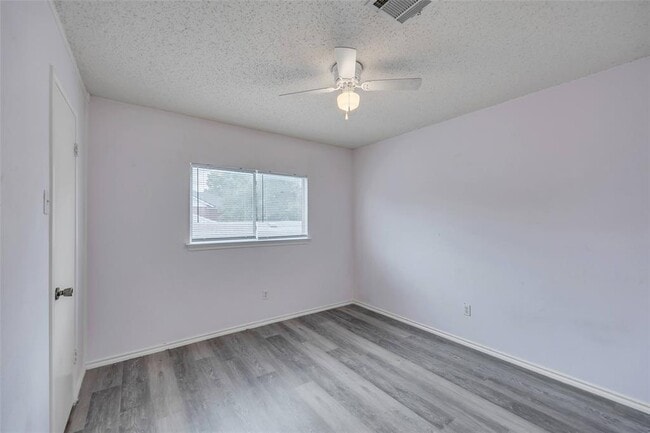 Building Photo - 2514 Byfield Dr