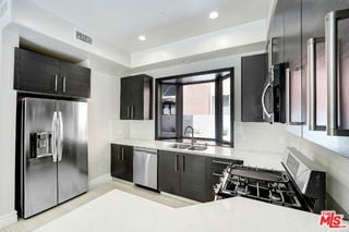 Building Photo - 1621 Franklin St