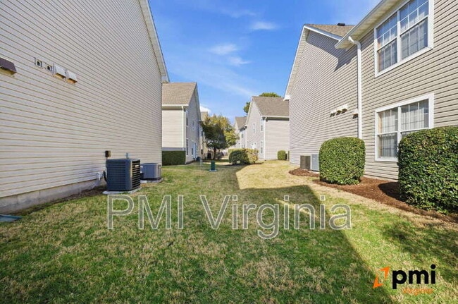 Building Photo - 417 Adkins Arch