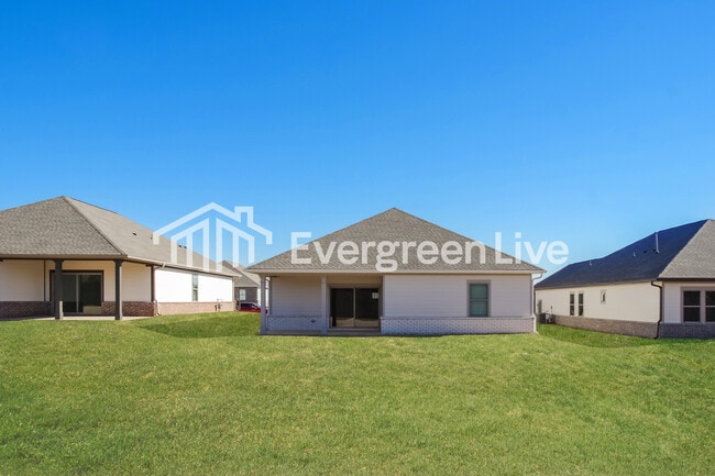 Building Photo - 14695 Mountain Strm Dr