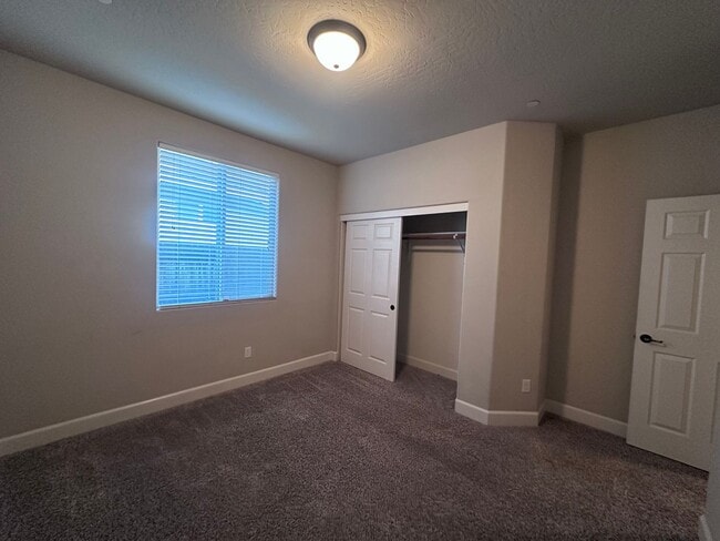 Building Photo - Spacious Tulare home coming soon!