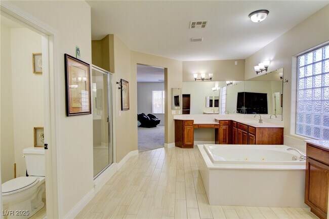 Building Photo - 8925 Monte Oro Dr