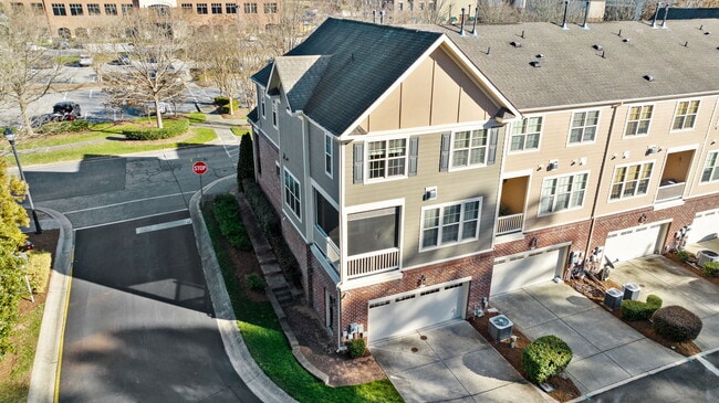 Building Photo - 3019 Valleystone Dr