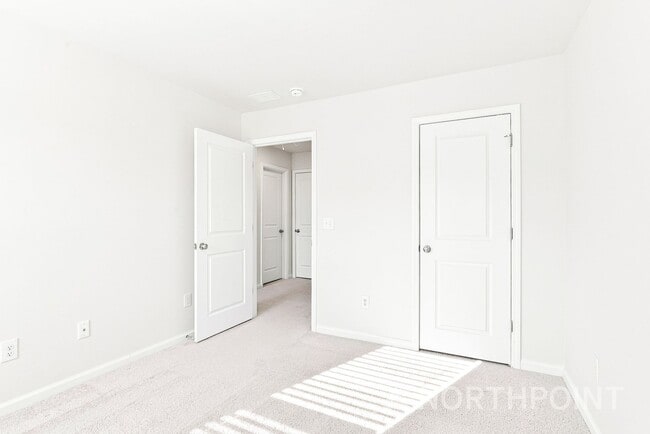 Building Photo - 3740 Yorkshire Pl