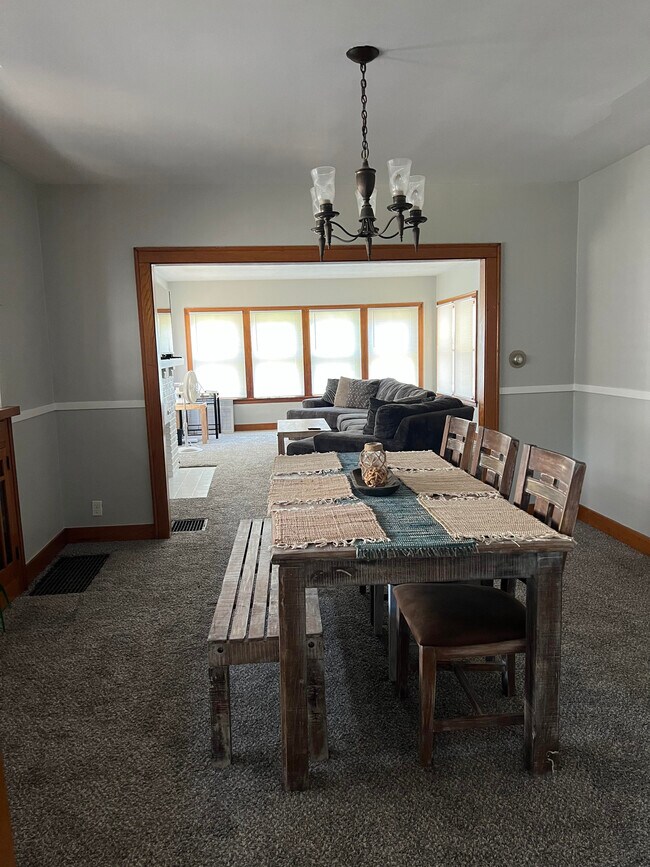 Building Photo - 1946 Princeton Dr