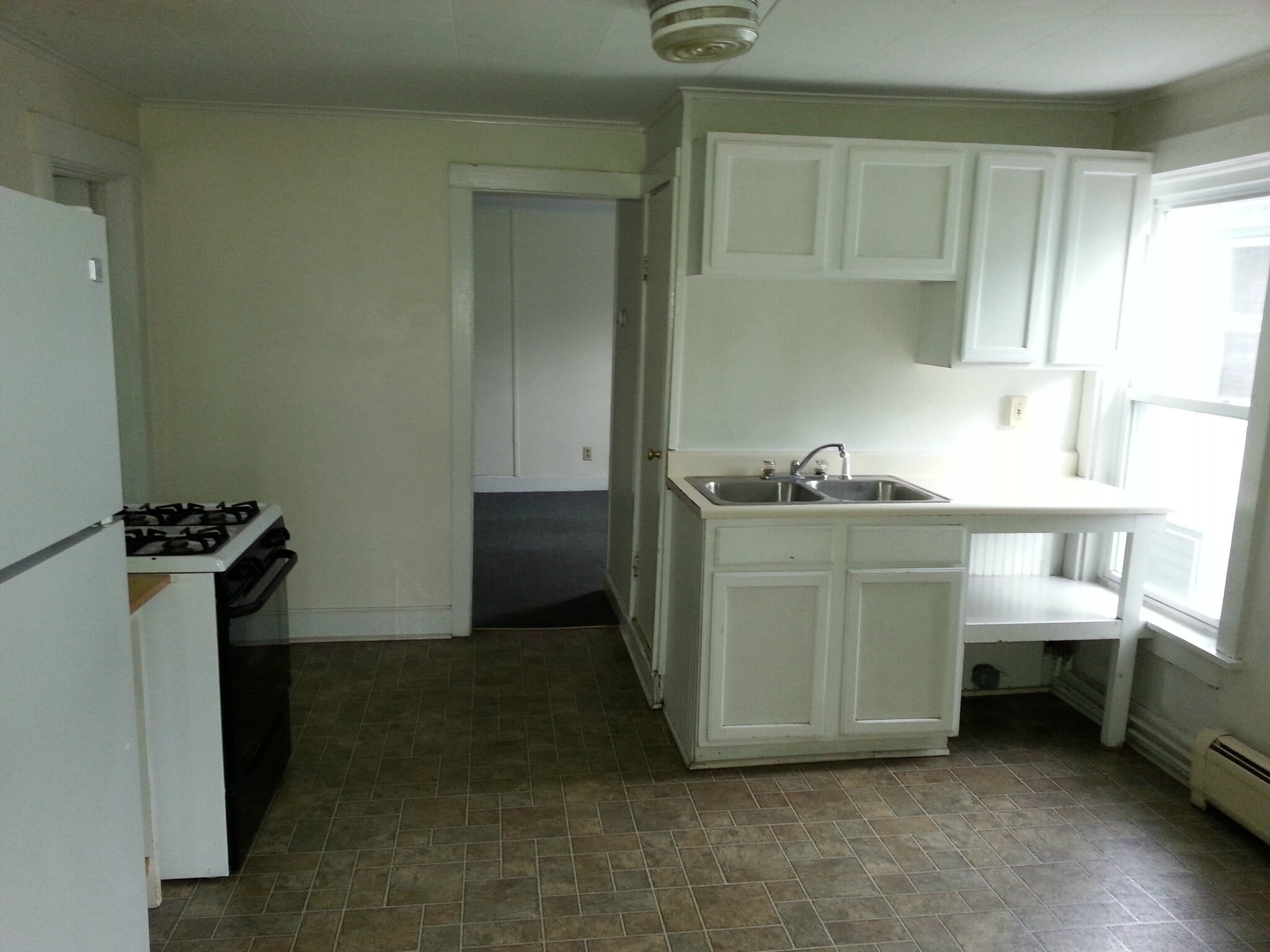 Building Photo - 188 Pine St