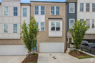 Building Photo - 387 Skylar Way SE