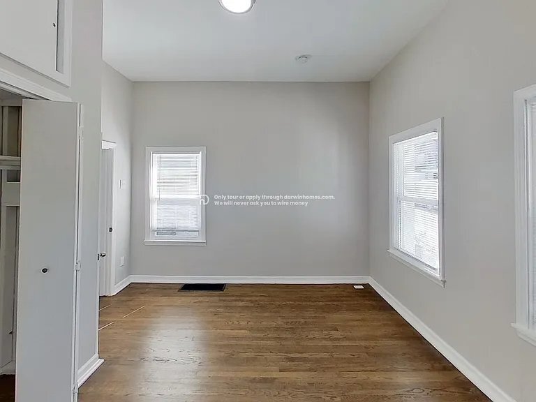 Building Photo - 526 Tauromee Ave