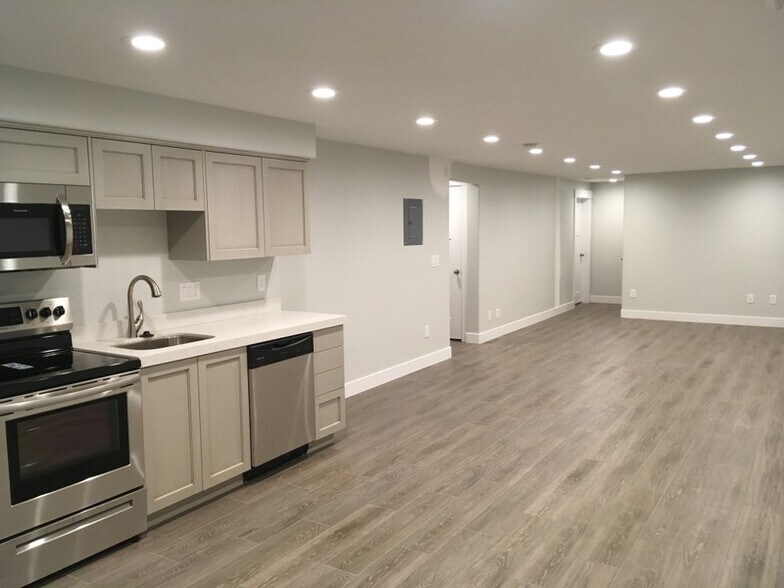 Building Photo - 10349 S 3880 W