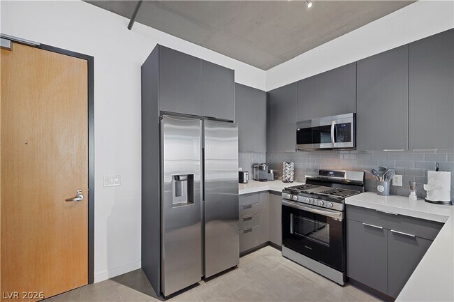 Building Photo - 353 E Bonneville Ave