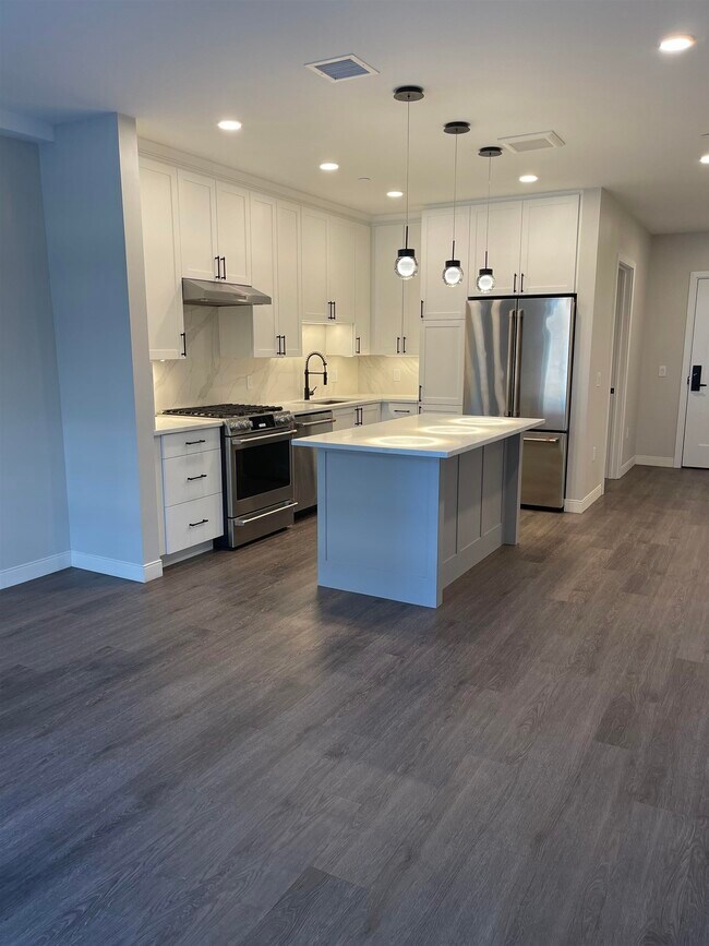 Building Photo - 18 Artisan Dr